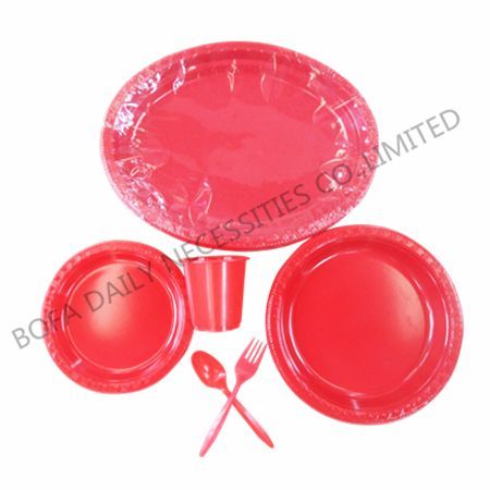 Orange plastic tableware set (...